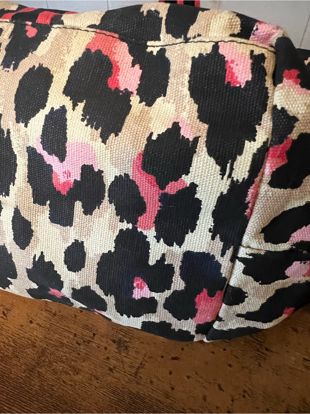 Victorias Secret Large Pink Leopard Overnight Duffle Weekender Travel Tote Bag - Picture 11 of 16